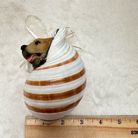 Golden Retriever Wrapped In A Conch Seashell Christmas Ornament - Picture 8 of 8